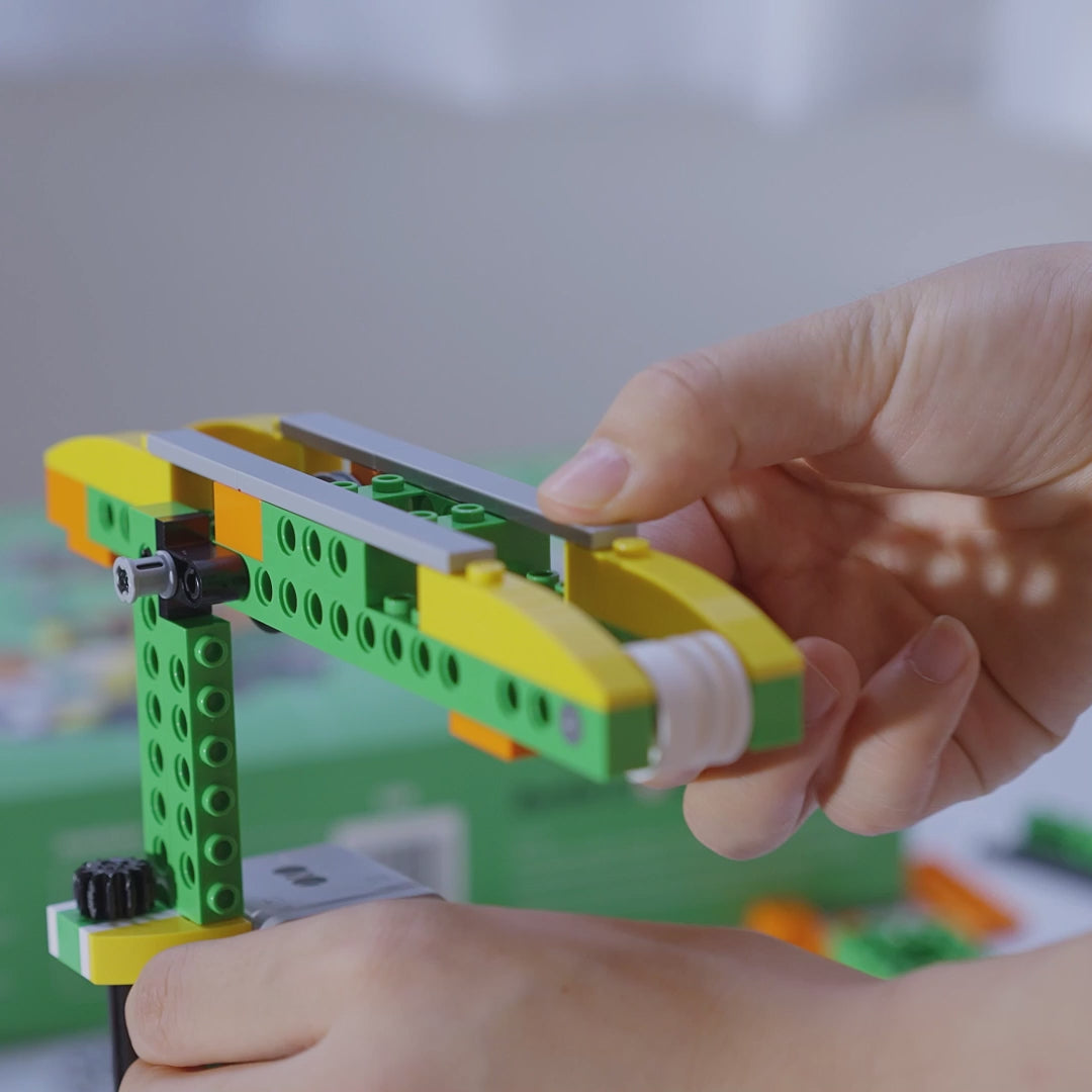 小学生の夏休み自由研究におすすめ｜Apitor Robot QでセンサーとScratch 3.0プログラミングを学ぶ動画